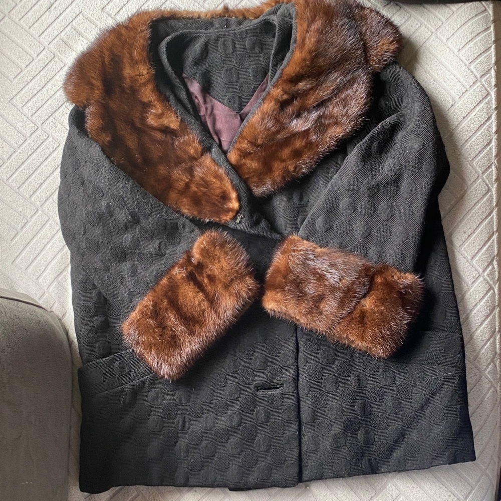 60’s Elegant Black Peerless 3/4 sleeves Coat real mink Fur Trim size medium